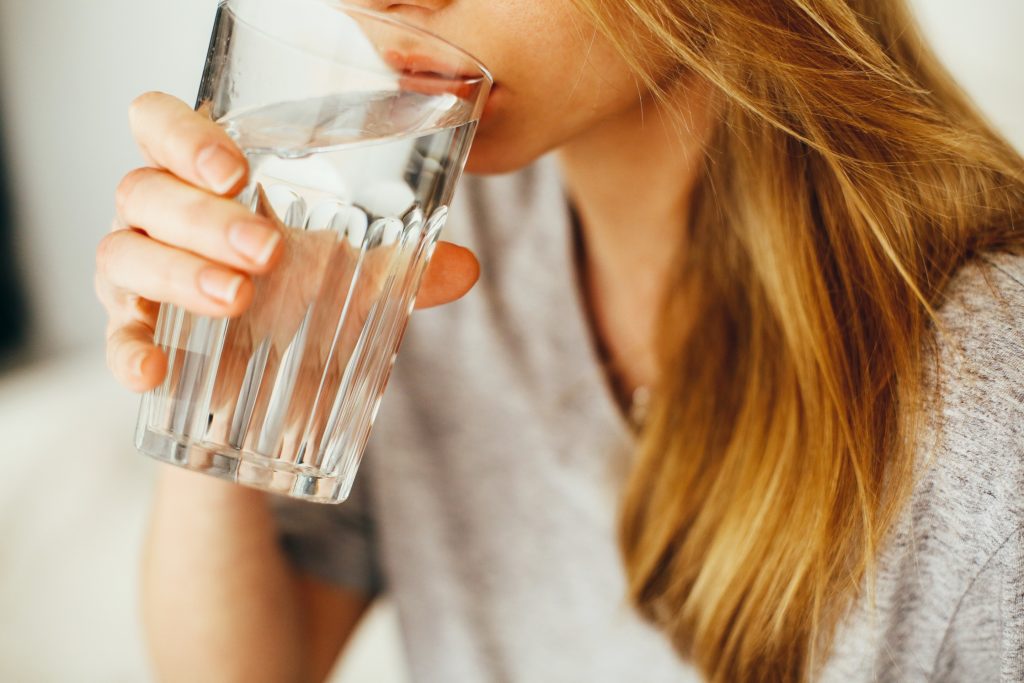 how can water help me lose weight