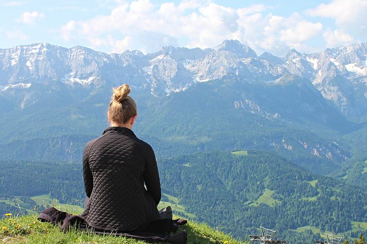 Meditation can reduce anxiety – and that helps with weight management, too!